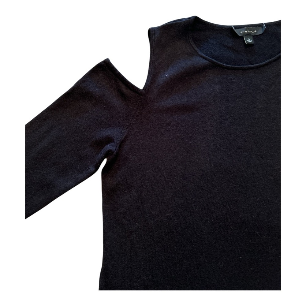 Ann Taylor XL Sweater with Cutout Shoulder 3/4 Sleeves Black Classic Staple - Picture 2 of 3